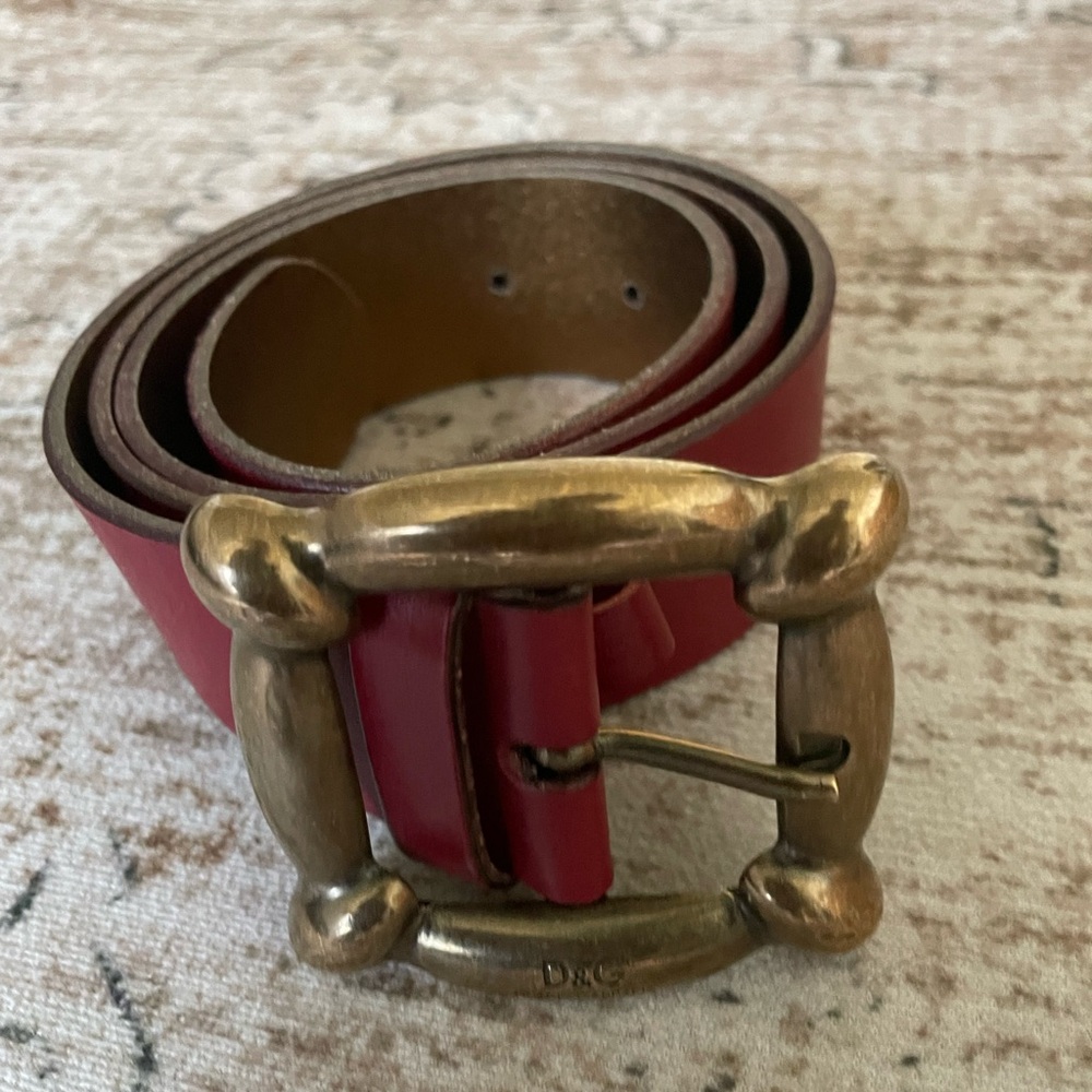Vintage Dolce and Gabbana belt
Size 95/80
Reference pic
Gently used